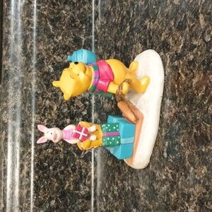 Disney Winnie the Pooh Piglet statue